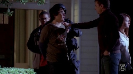 SM Standoff 1x09 057